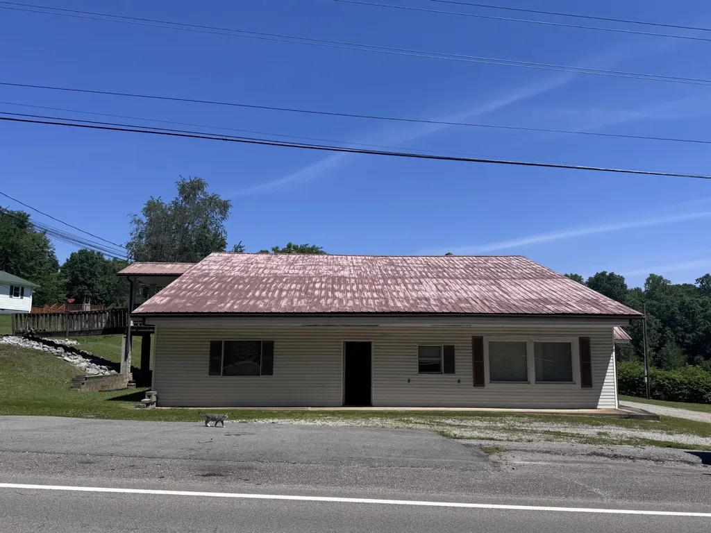 9863 Highway 13 Erin TN 37061