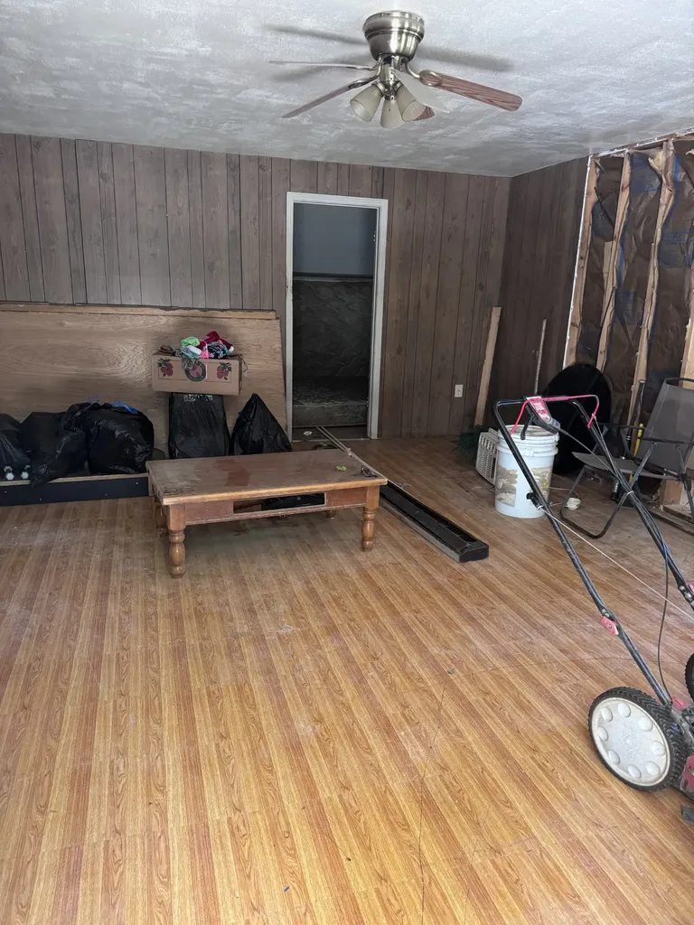 9863 Highway 13 Erin TN 37061