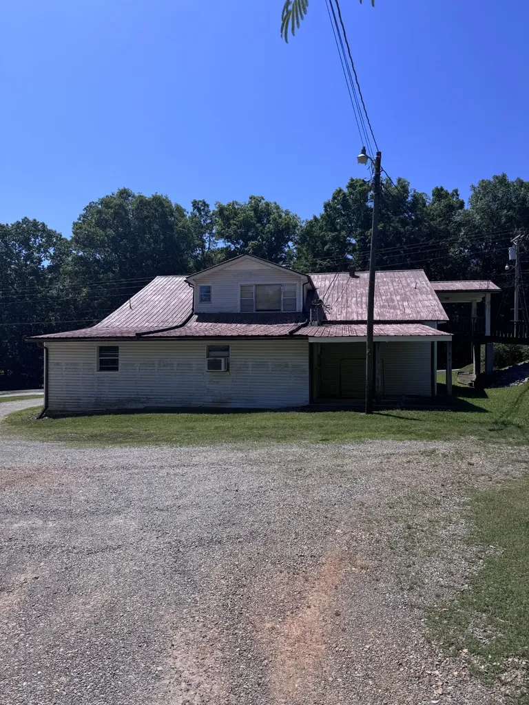 9863 Highway 13 Erin TN 37061