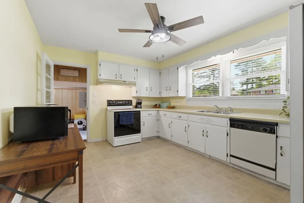 1313 Raby Avenue Shelbyville TN 37160