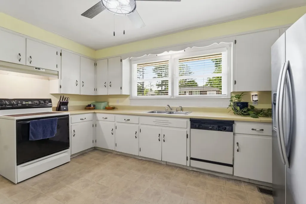 1313 Raby Avenue Shelbyville TN 37160