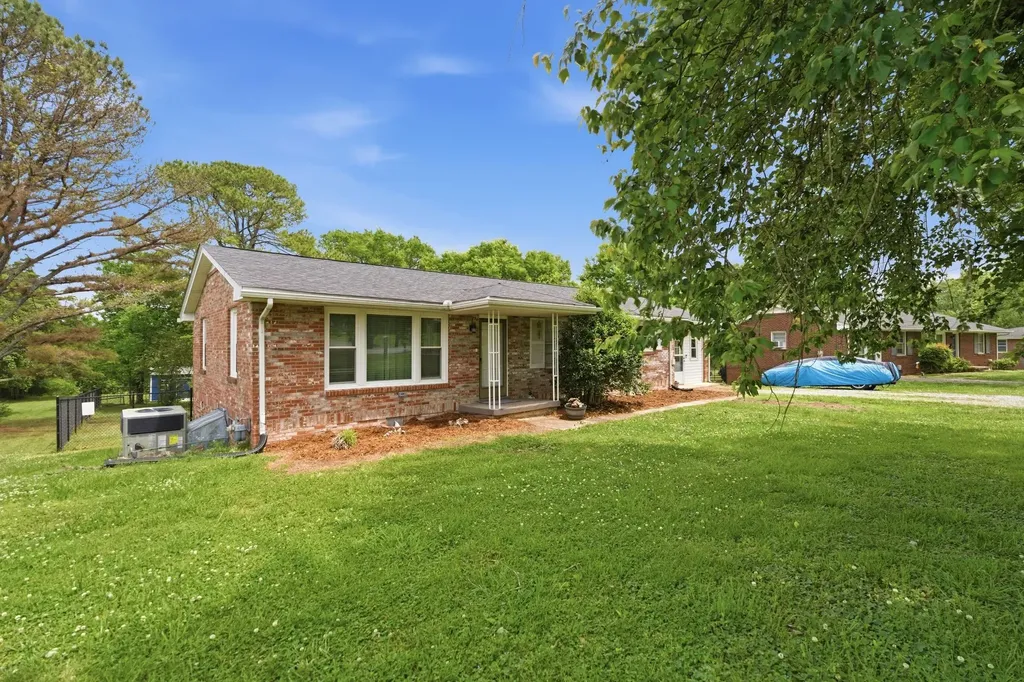 1313 Raby Avenue Shelbyville TN 37160
