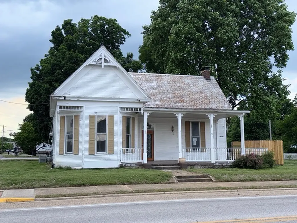 Cowan TN, 401 Cumberland Street E