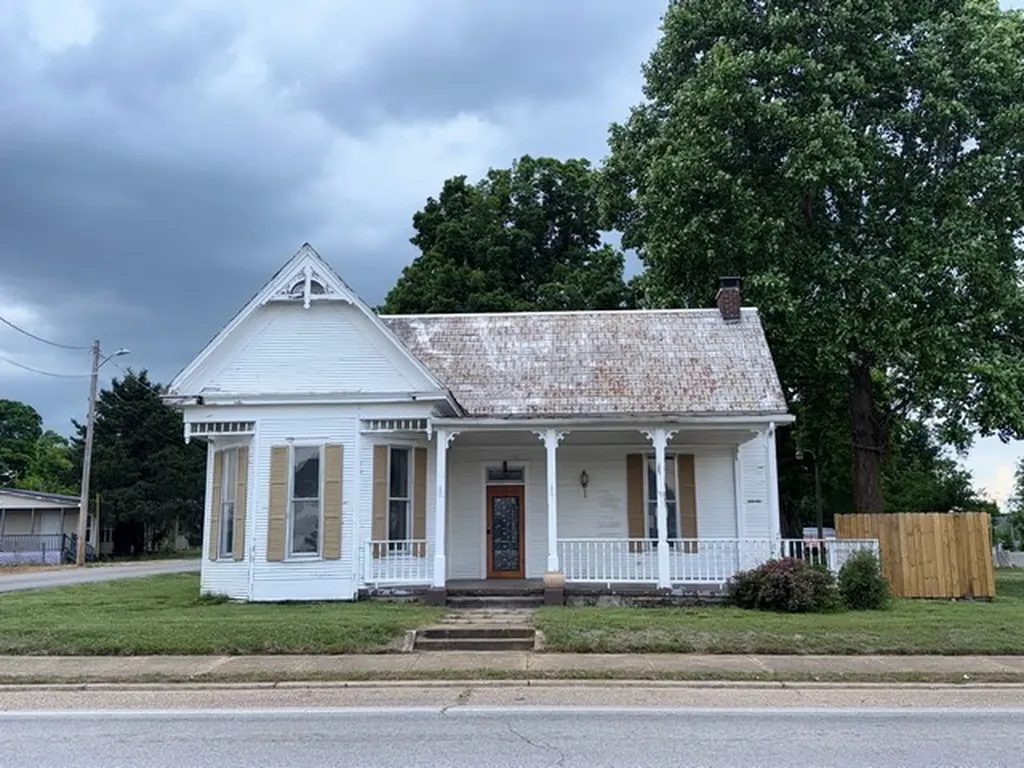 401 Cumberland St, E Cowan TN 37318