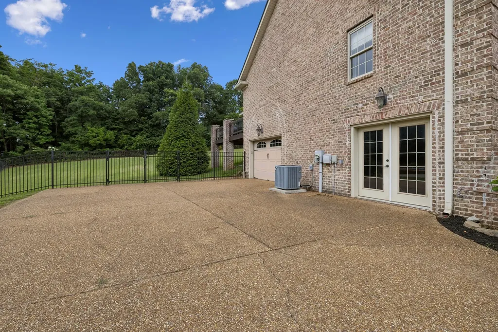 1027 Nina Drive Springfield TN 37172