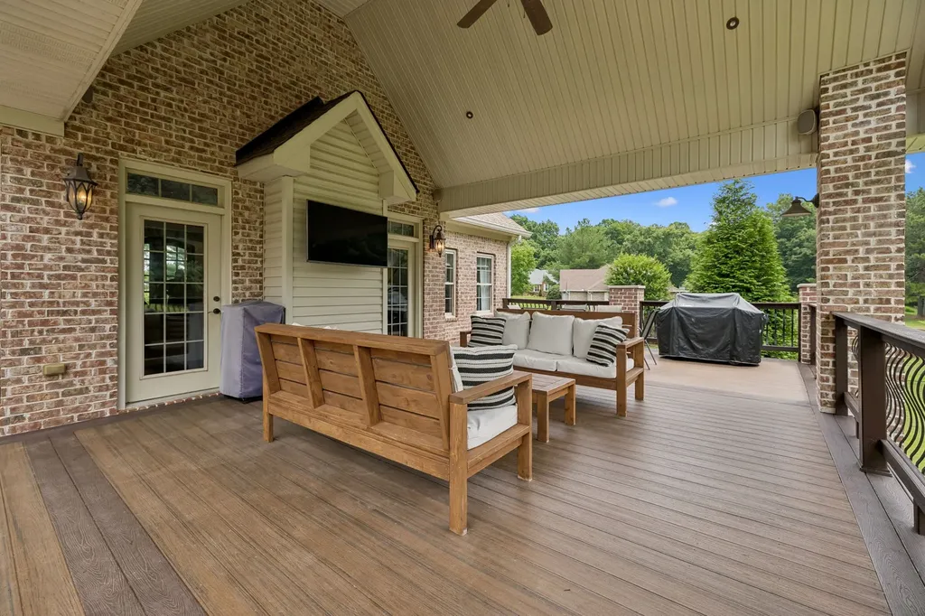 1027 Nina Drive Springfield TN 37172