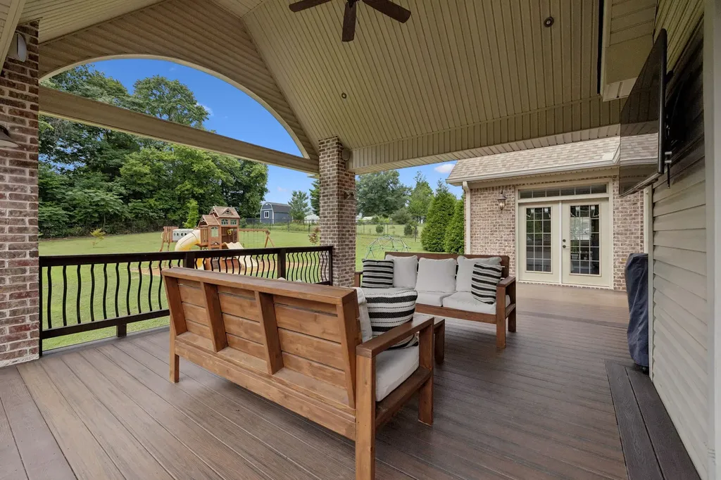 1027 Nina Drive Springfield TN 37172
