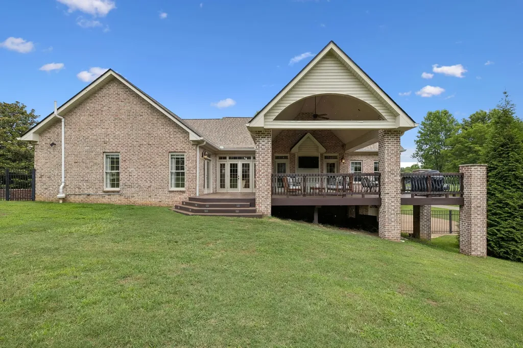 1027 Nina Drive Springfield TN 37172