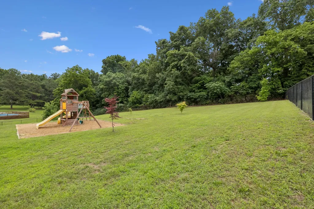 1027 Nina Drive Springfield TN 37172