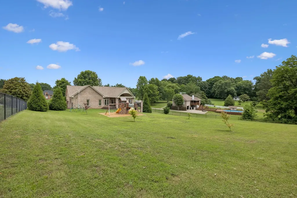 1027 Nina Drive Springfield TN 37172
