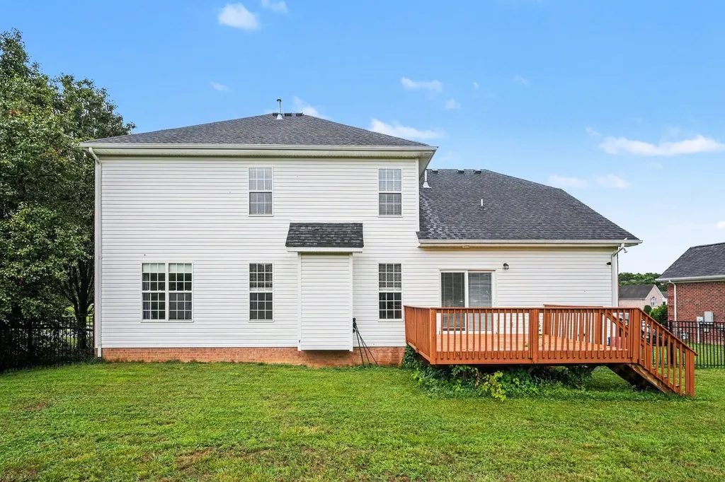 102 Clairmonte Lane Hendersonville TN 37075