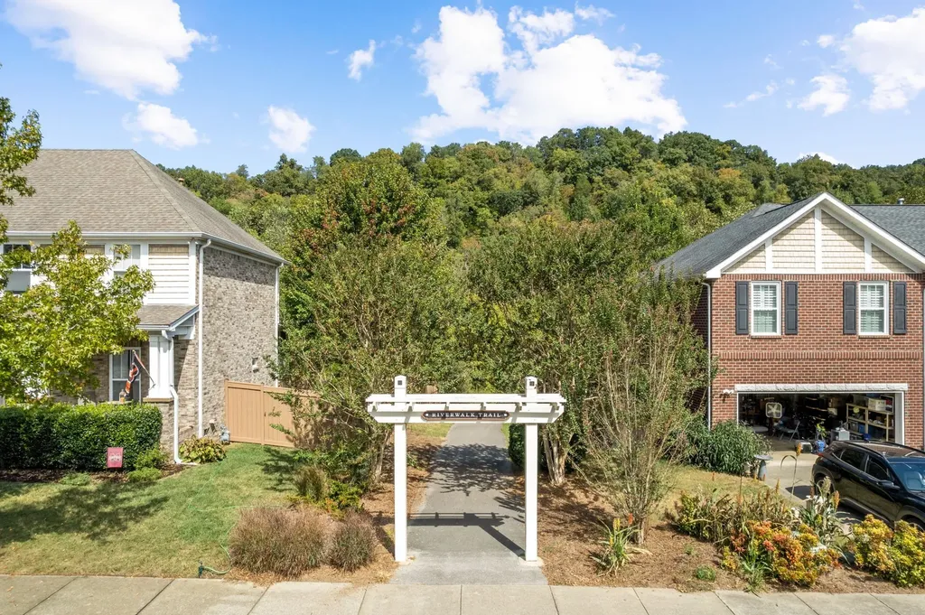 6042 Mill Tree Drive Nashville TN 37221