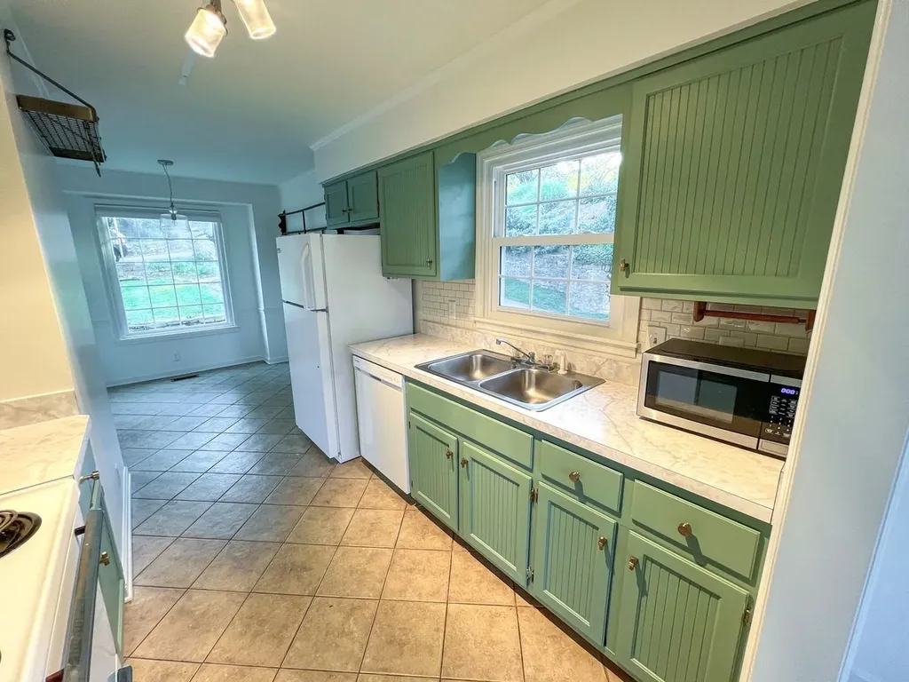 1716B Linden Avenue Nashville TN 37212