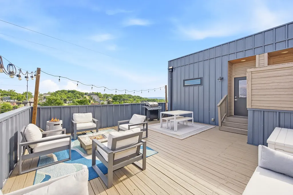 406 37th Ave, N Nashville TN 37209