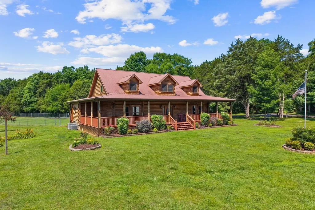 2465 Browns Mill Road Lascassas TN 37085