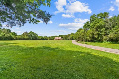 2465 Browns Mill Road Lascassas TN 37085