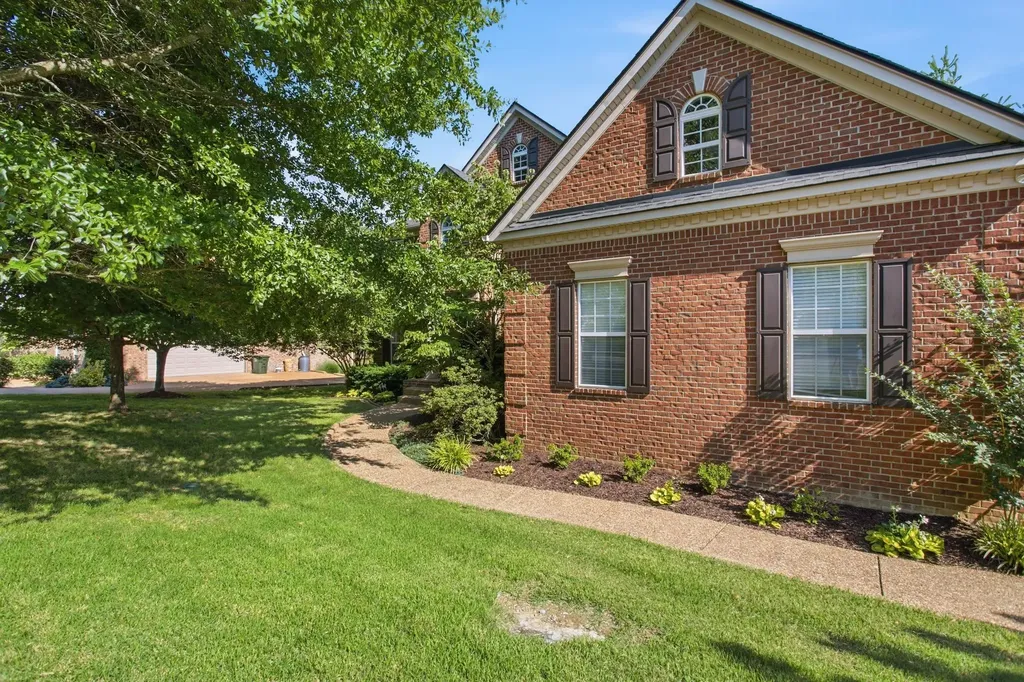 1122 Pin Oak Lane Brentwood TN 37027