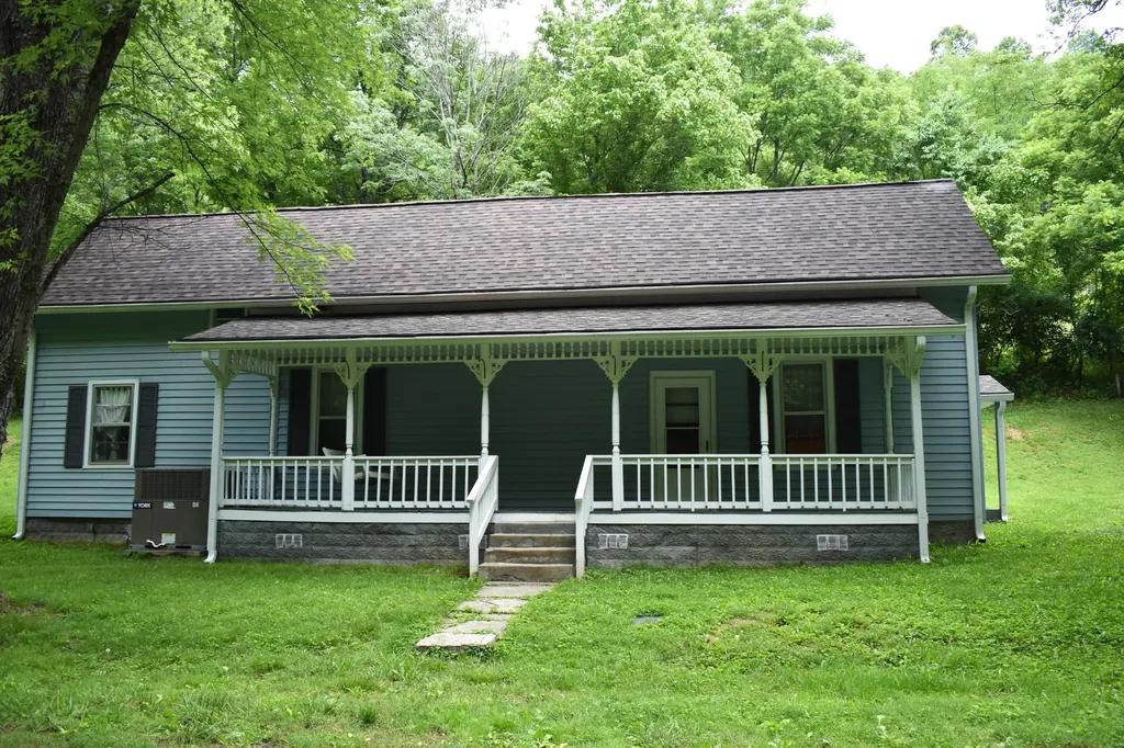 86 Dog Branch Road, S Pleasant Shade TN 37145