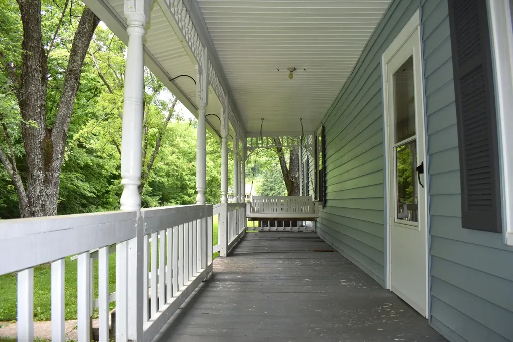 86 Dog Branch Road, S Pleasant Shade TN 37145