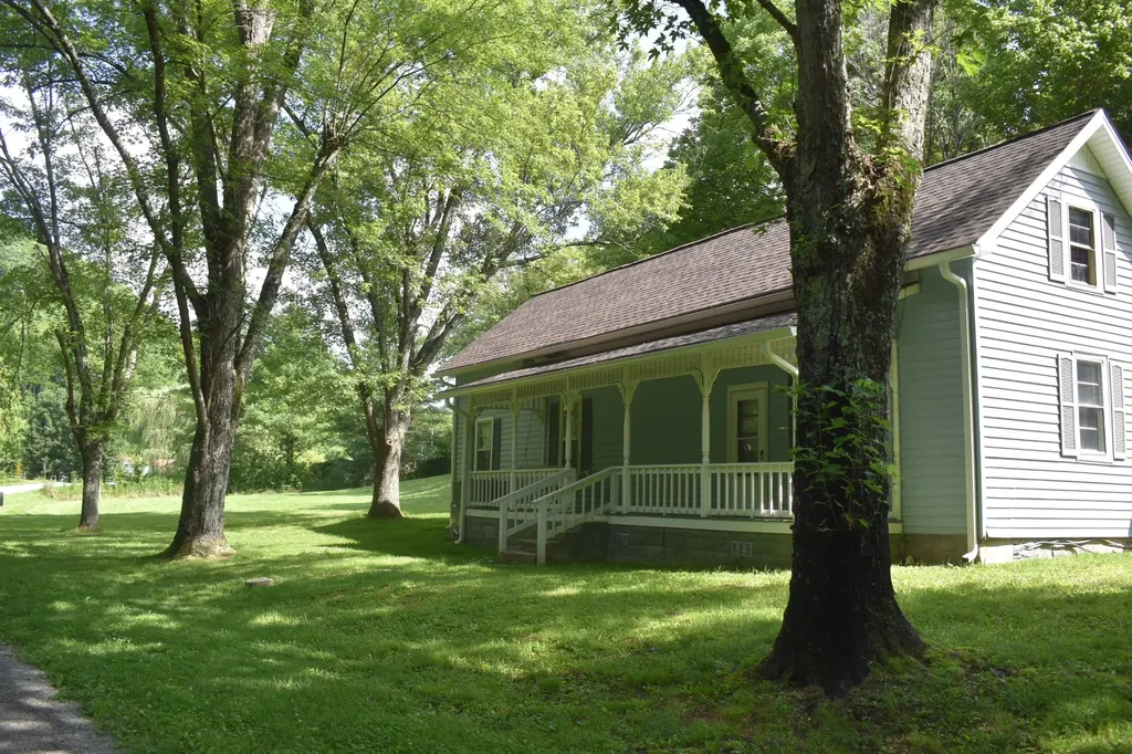 86 Dog Branch Road, S Pleasant Shade TN 37145