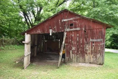 86 Dog Branch Road, S Pleasant Shade TN 37145