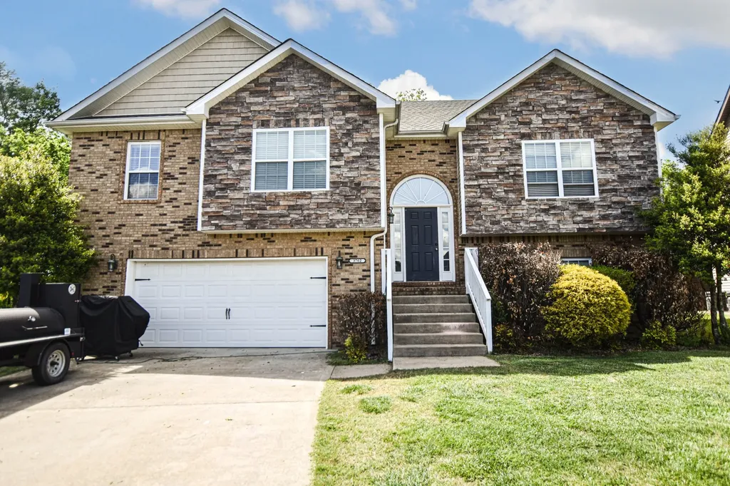 3702 Windmill Court Clarksville TN 37040