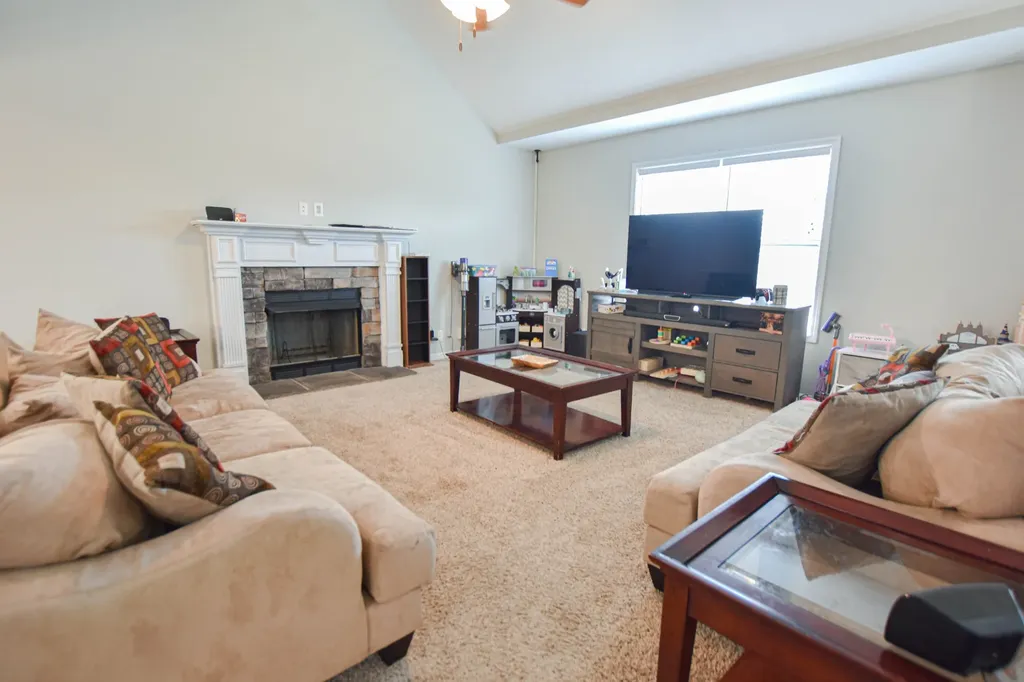 3702 Windmill Court Clarksville TN 37040