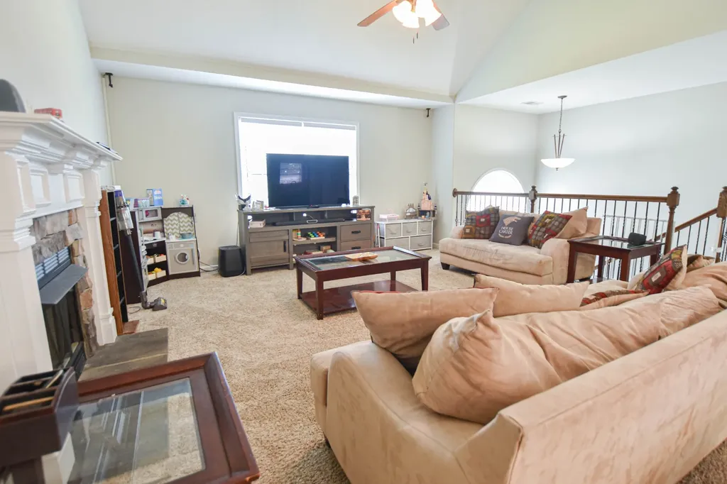3702 Windmill Court Clarksville TN 37040
