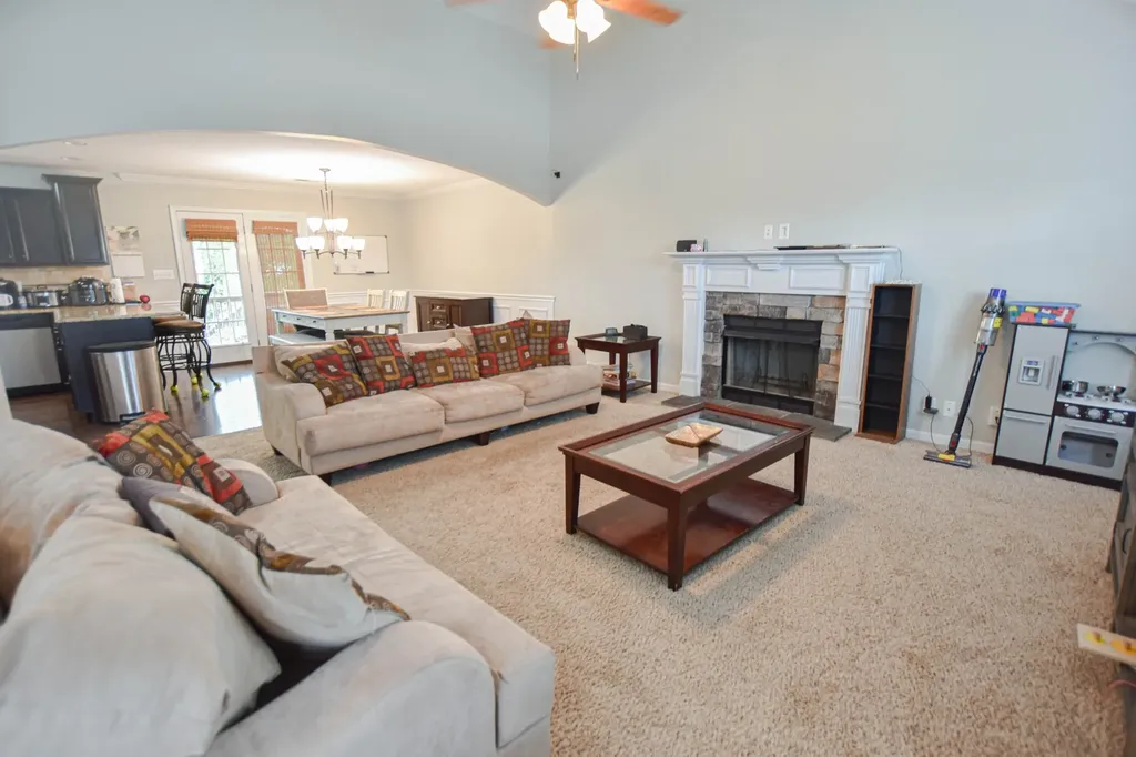 3702 Windmill Court Clarksville TN 37040