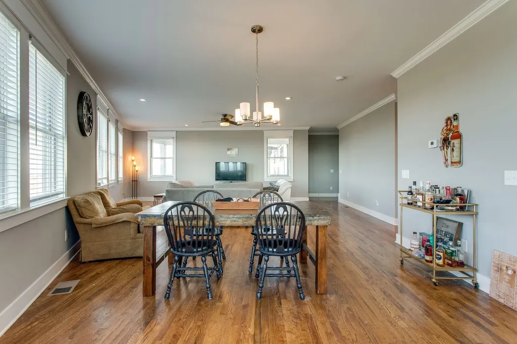 446 37th Ave, N Nashville TN 37209
