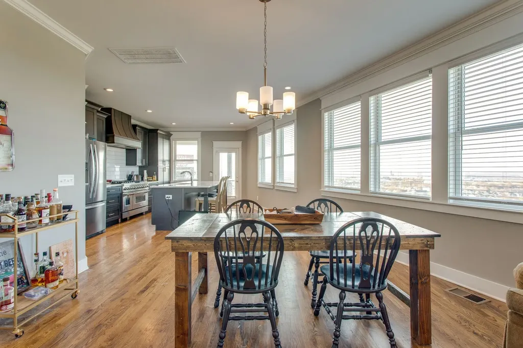 446 37th Ave, N Nashville TN 37209