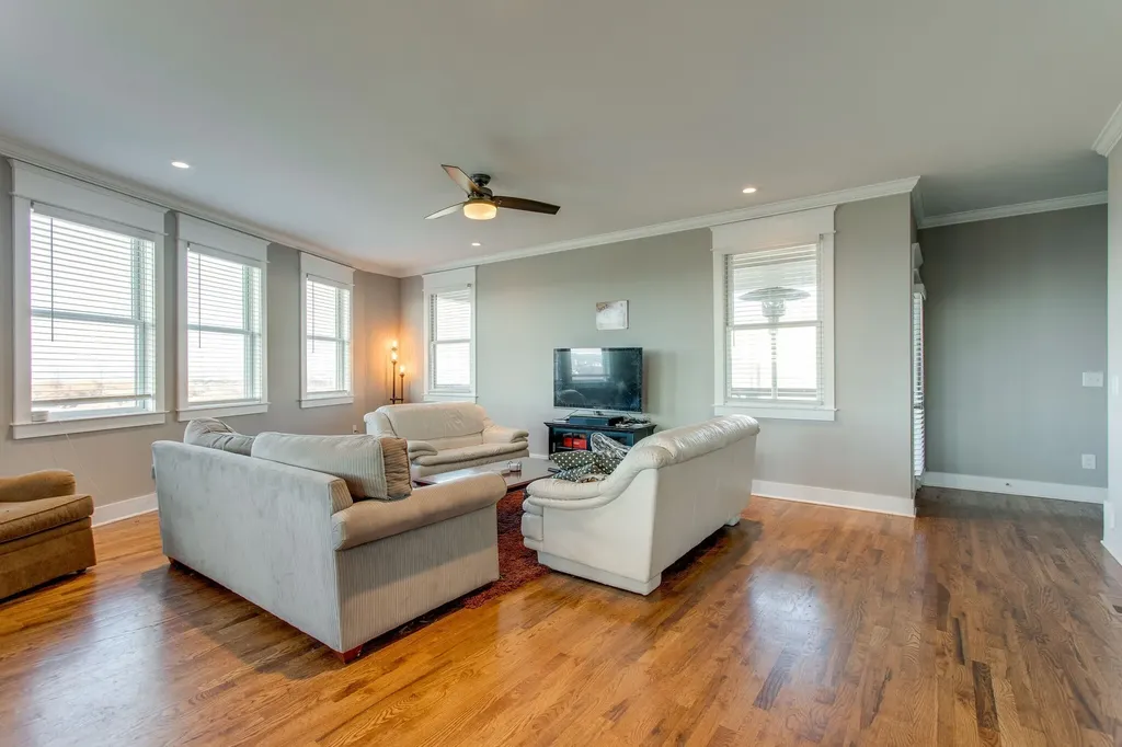 446 37th Ave, N Nashville TN 37209