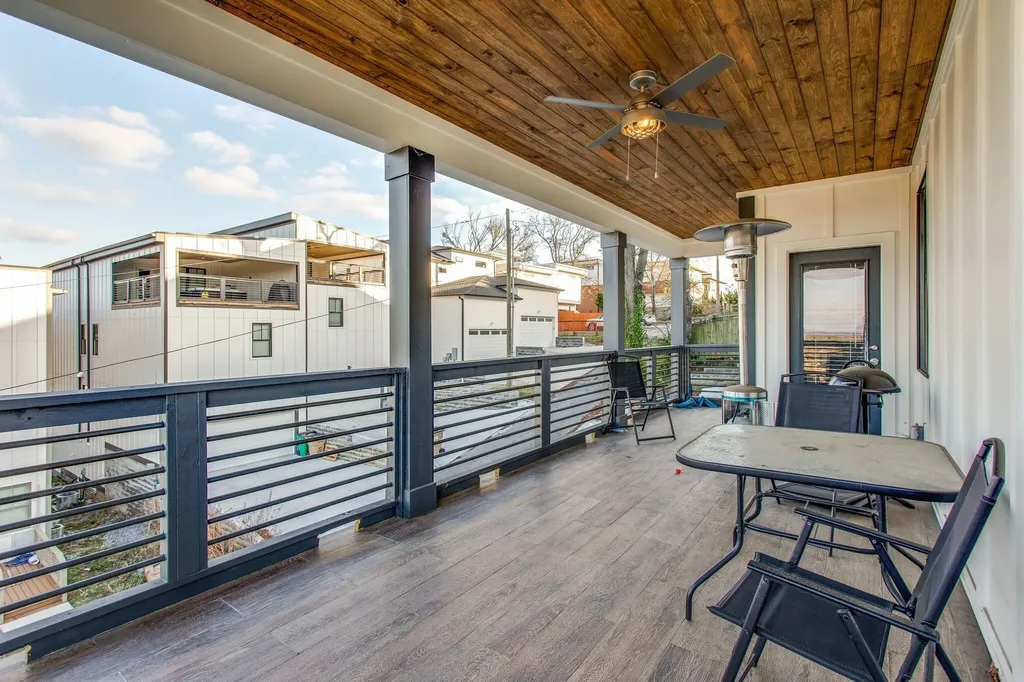 446 37th Ave, N Nashville TN 37209
