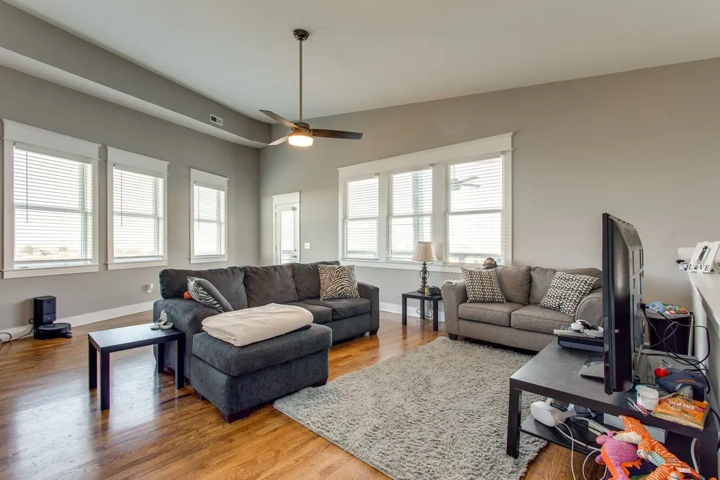 446 37th Ave, N Nashville TN 37209