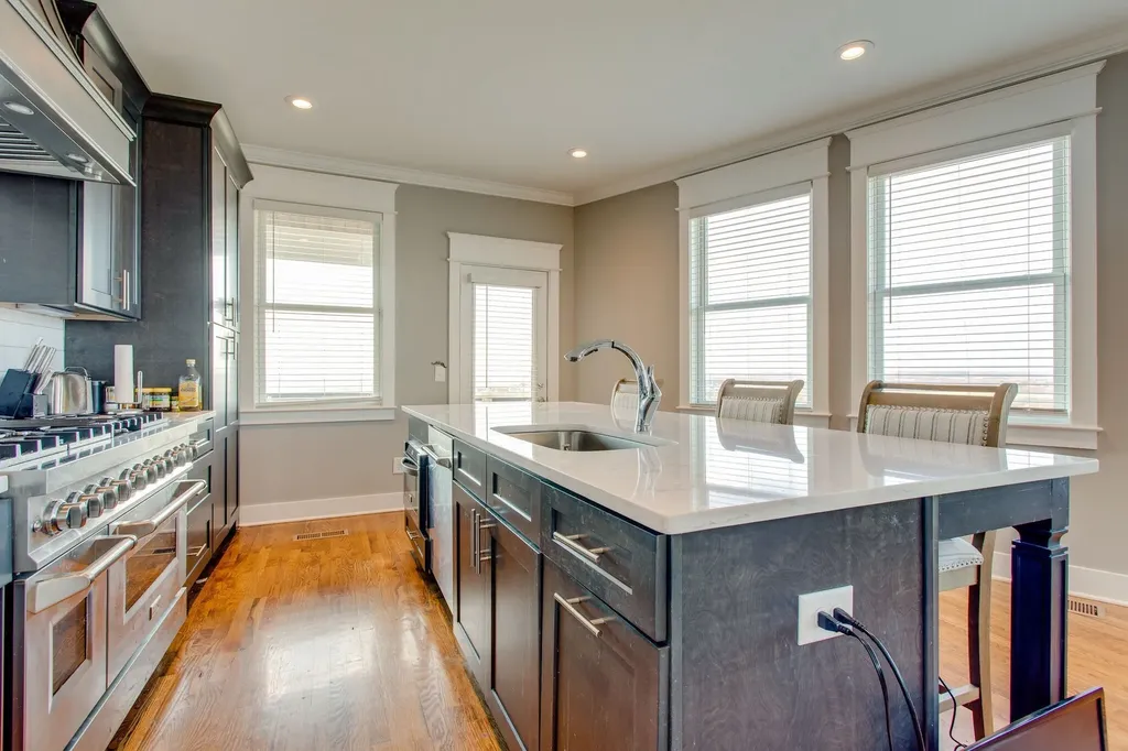 446 37th Ave, N Nashville TN 37209