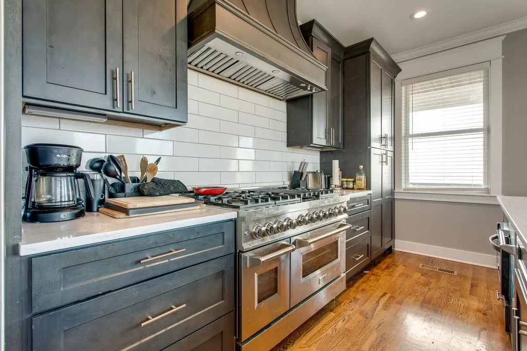 446 37th Ave, N Nashville TN 37209