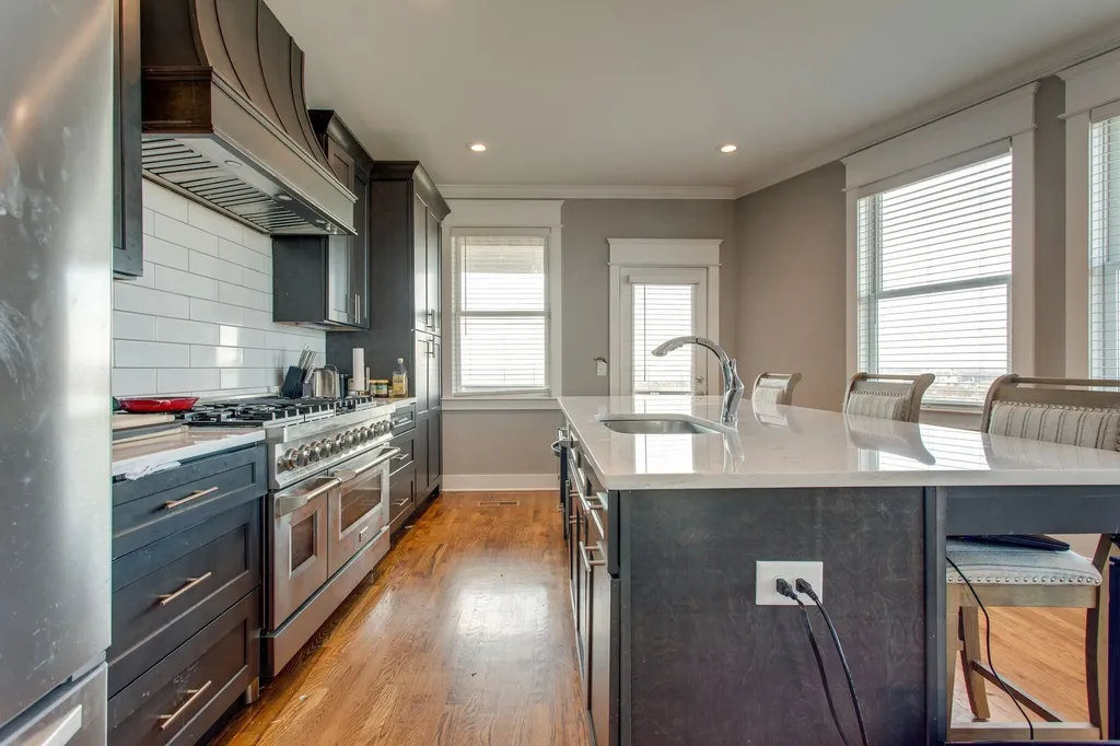 446 37th Ave, N Nashville TN 37209