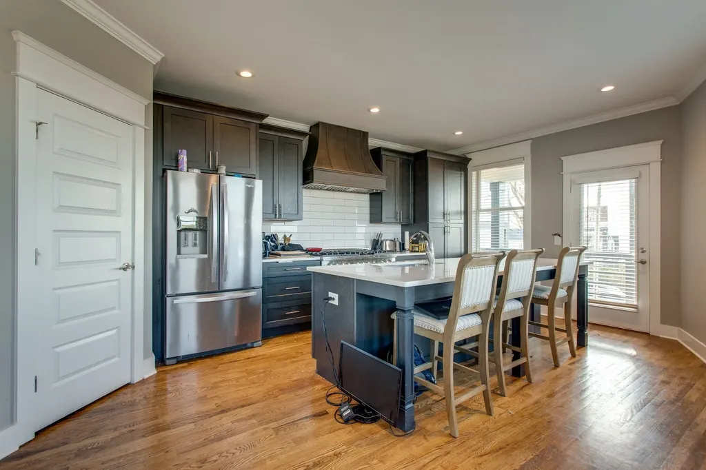 446 37th Ave, N Nashville TN 37209