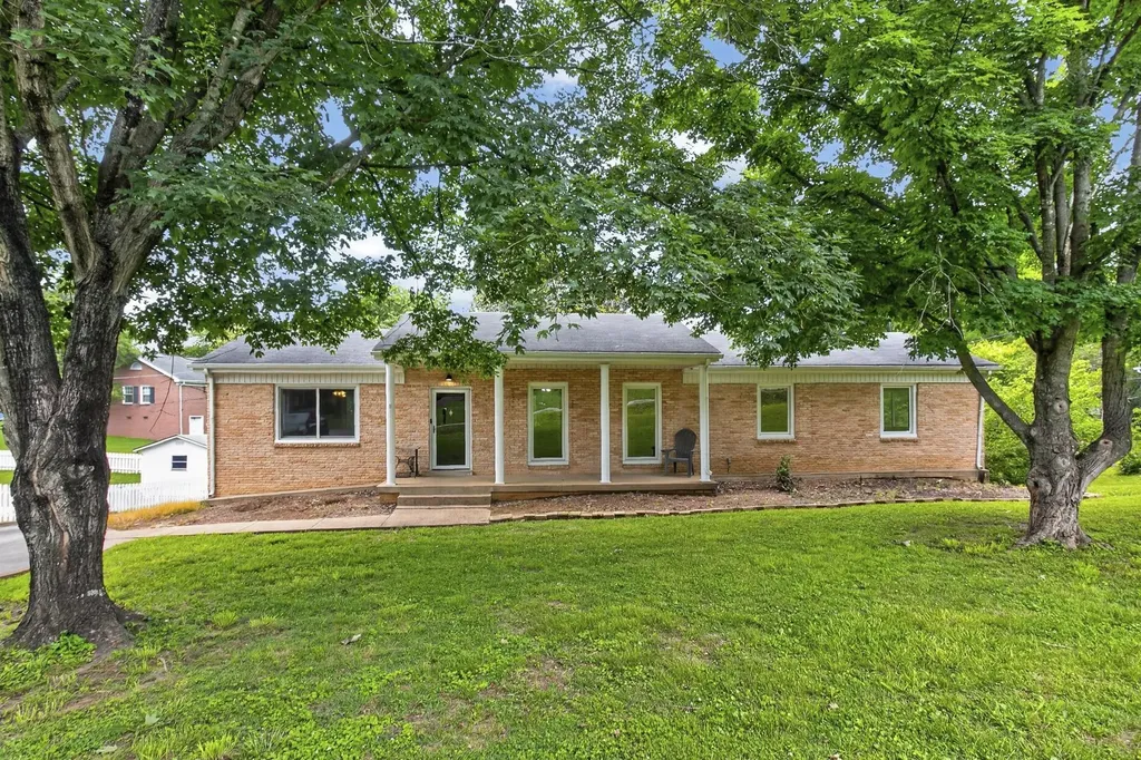 921 Azalea Drive Columbia TN 38401