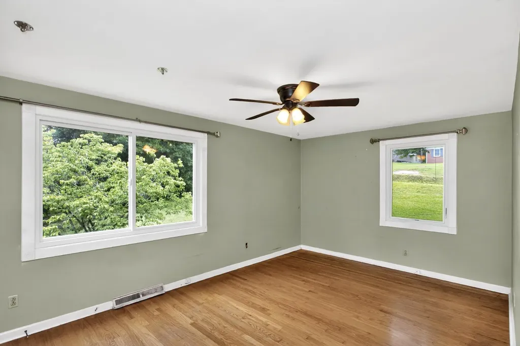 921 Azalea Drive Columbia TN 38401