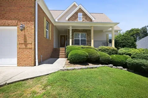 178 Kailors Cove Circle Ringgold GA 30736