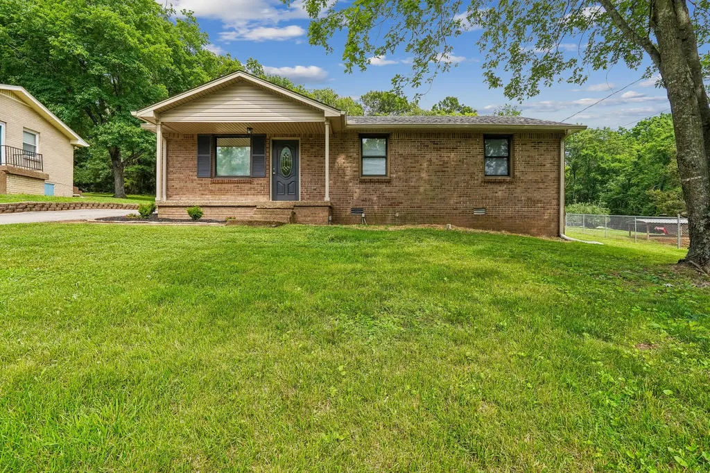 Hermitage TN, 927 Oak Vale
