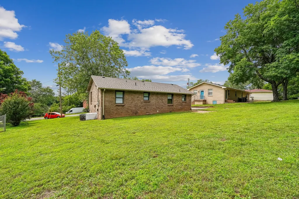 927 Oak Vale Hermitage TN 37076