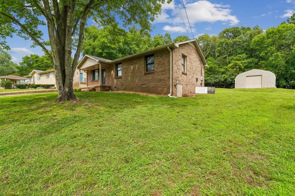 927 Oak Vale Hermitage TN 37076