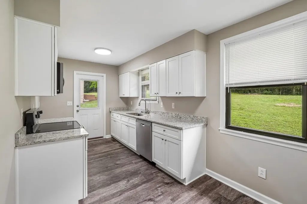 927 Oak Vale Hermitage TN 37076