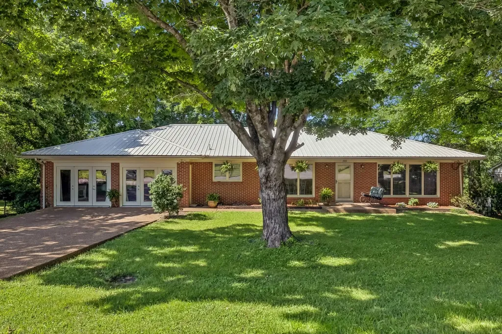 1082 Rolling Fields Circle Columbia TN 38401