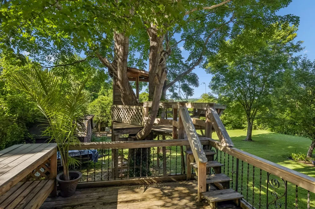 1082 Rolling Fields Circle Columbia TN 38401