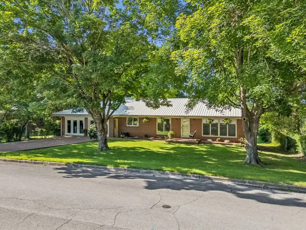 1082 Rolling Fields Circle Columbia TN 38401