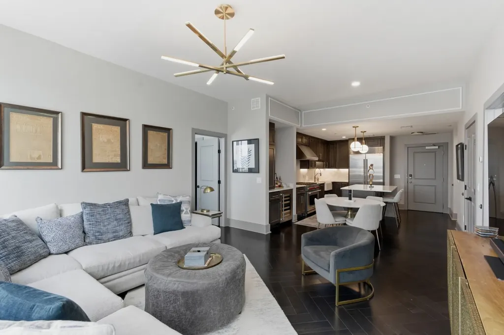 1616 West End Avenue Nashville TN 37203