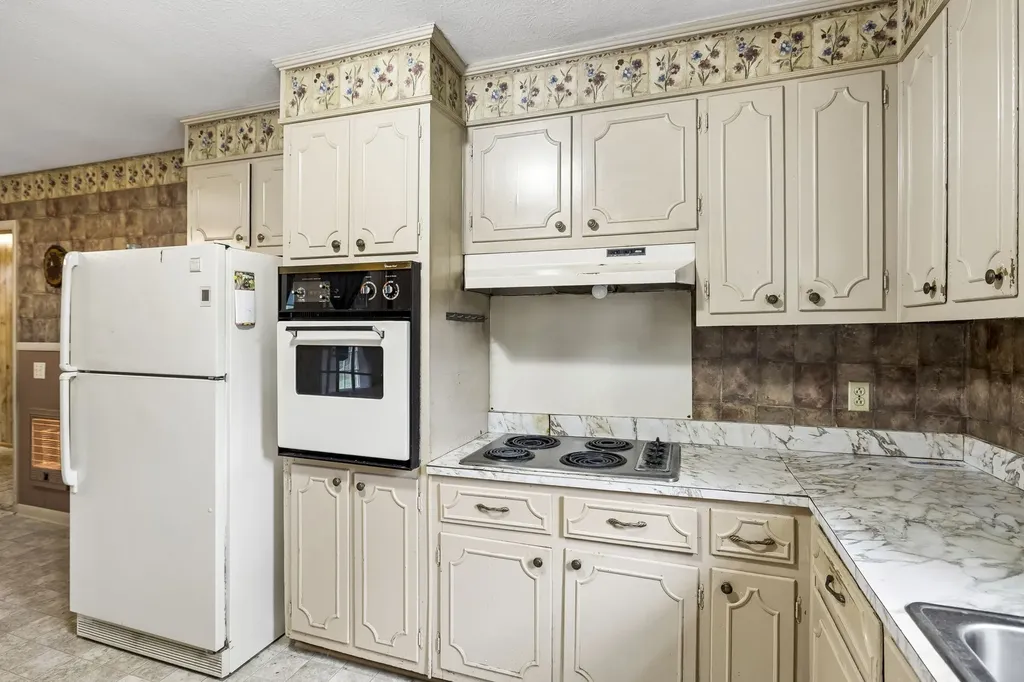 10924 Rials Branch Road Bon Aqua TN 37025